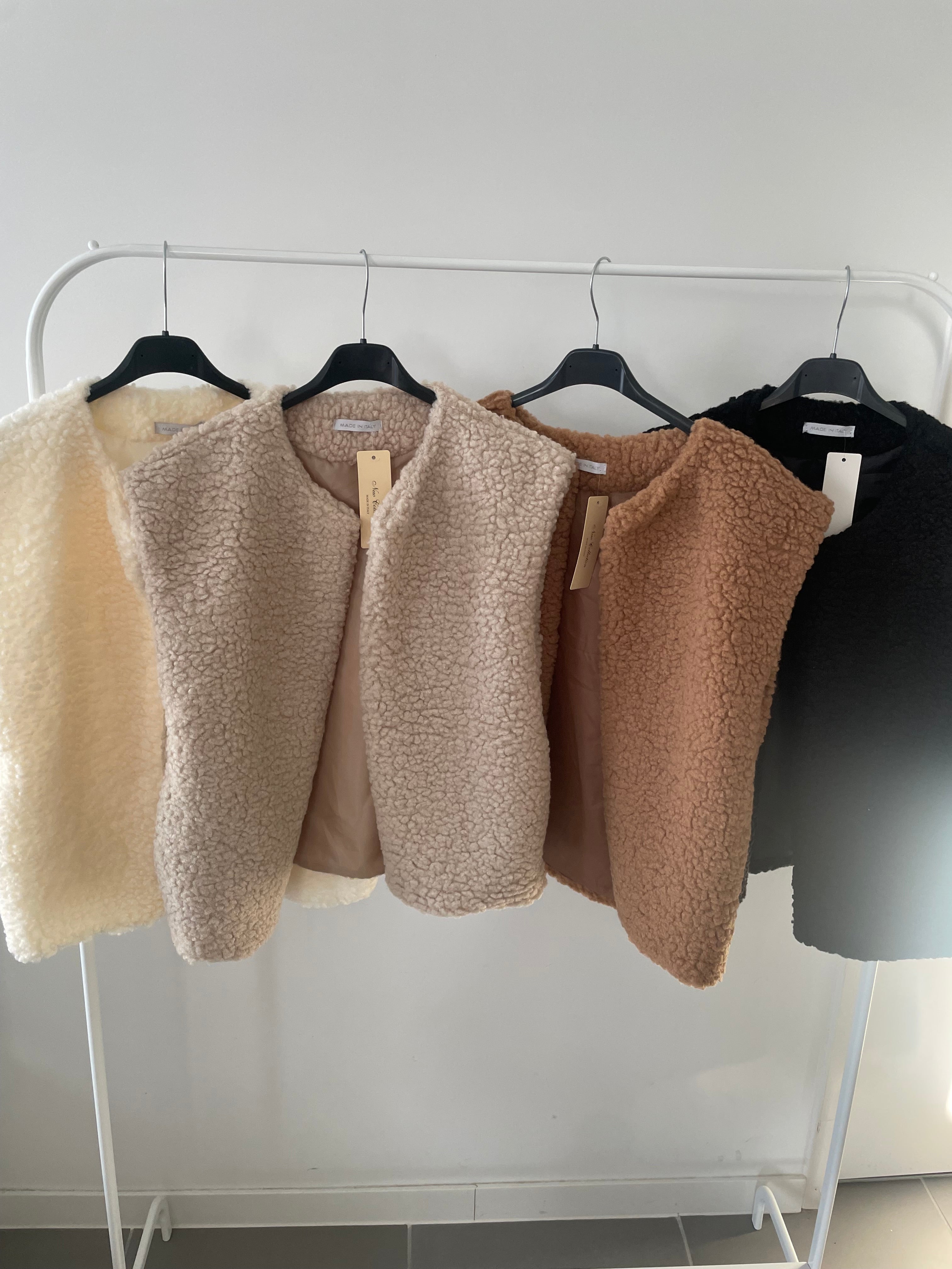 Veste sans manches moumoute
