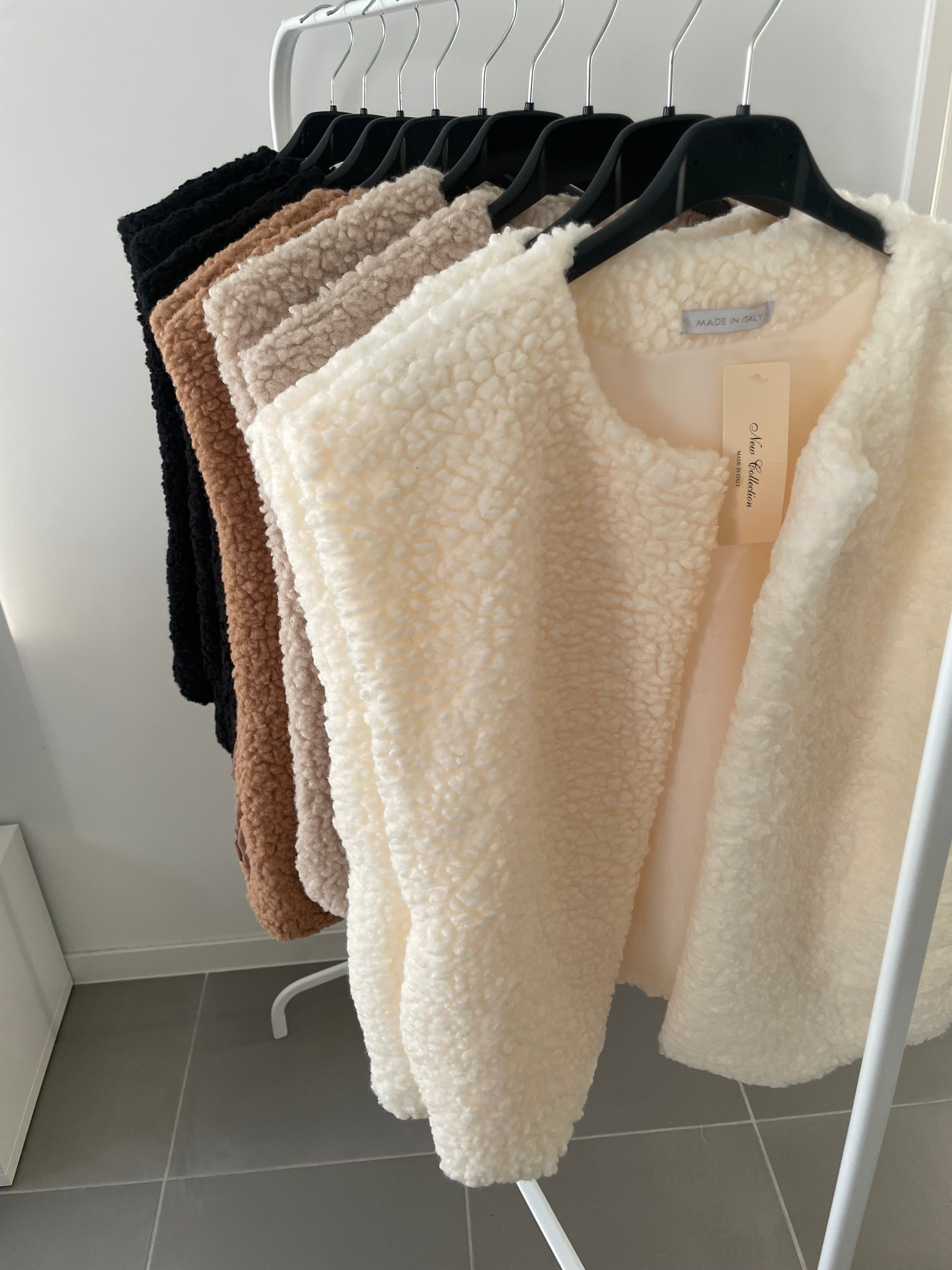 Veste sans manches moumoute